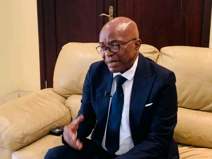 Le professeur Michel Bongongo