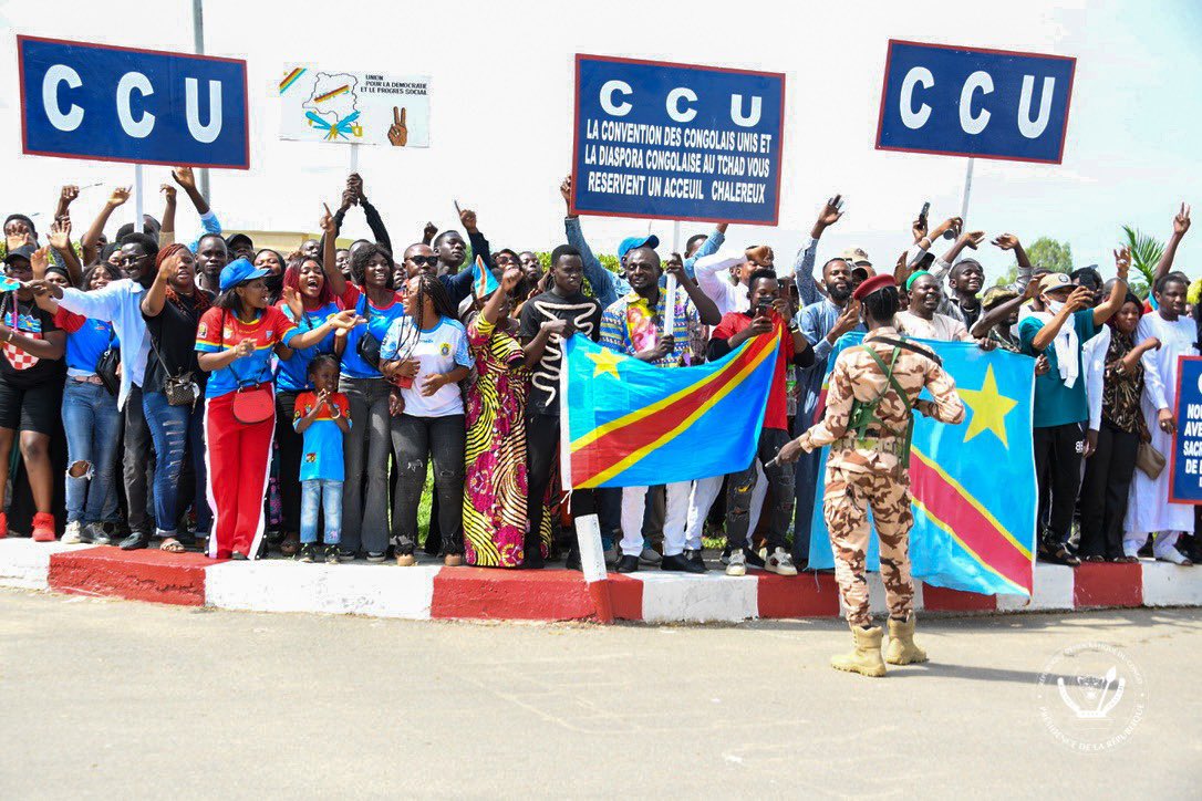 La foule venue accueillir Tshisekedi