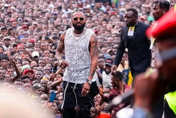 Ferré Gola au stade des Martyrs 