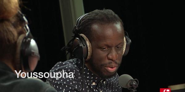 Youssoupha sur le plateau de RFI