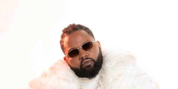 L'artiste musicien congolais Ferré Gola 