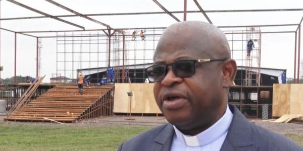  Donatien N'shole inspecte les travaux d'aménagement du site de Ndolo pour l'arrivée du Pape 