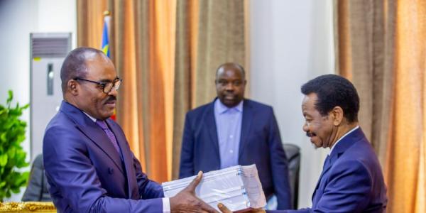 Nicolas Kazadi dépose le projet de loi portant reddition des comptes pour l'exercice 2021 à l'Assemblée nationale