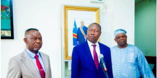 Le vice-Premier ministre et ministre de l'Intérieur Daniel Aselo, le ministre centrafricain en charge de l'Administration territoriale et Décentralisation Bruno Yapande 