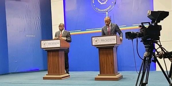 Christophe Lutundula et Patrick Muyaya en conférence de presse à Kinshasa 