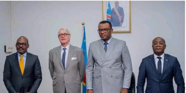 La convention « Elikia » a été signée par le ministre de la Fonction publique Jean-Pierre Lihau en présence de son collègue des Finances Nicolas Kazadi