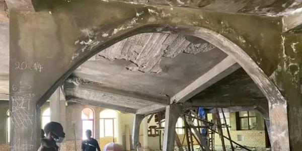  Le minaret de la mosquée de Nywera au bord de l'effondrement à Bukavu 