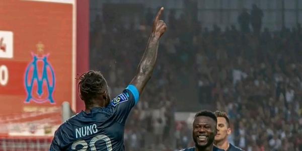 Chancel Mbemba avec ses coéquipiers de Marseille 