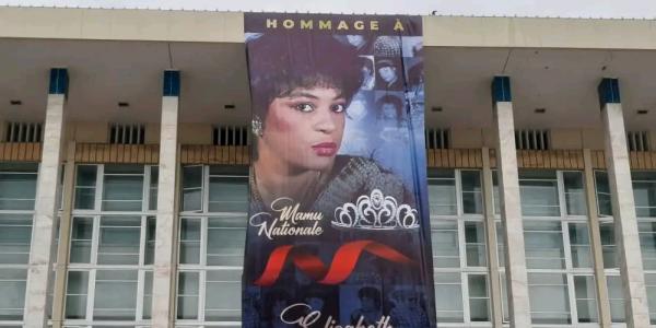 Le décor est planté au Palais du peuple pour les funérailles de Tshala Mwana 