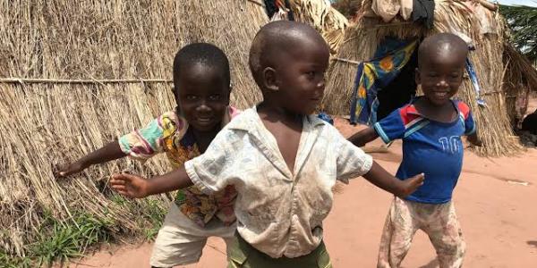 Des enfants en train de jouer 