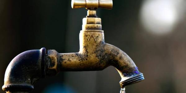 Un robinet d'eau de la REGIDESO à Kinshasa 