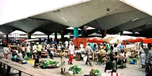 Grand marché Zando à Kinshasa 