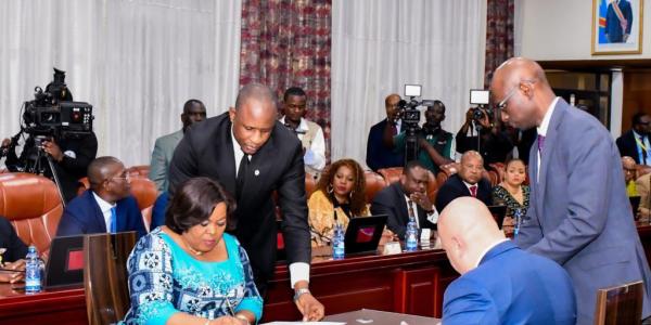 La cérémonie de la signature d'accord entre la RDC et la CPI à Kinshasa.