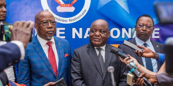 Mbusa Nyamwisi, ministre d’Etat en charge de l’intégration régionale à l'Assemblée nationale.