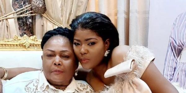 Cindy le cœur et sa maman alors vivante
