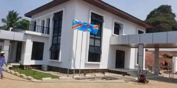 Le bâtiment du gouvernorat provincial de Tanganyika 