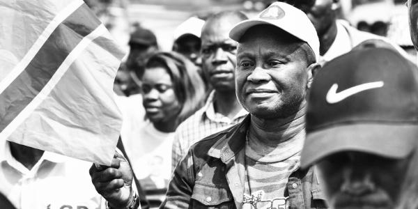Chéribun Okende lors d'une marche de l'opposition à Kinshasa 