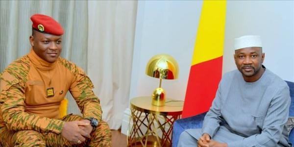 Le président Burkinabè Ibrahim Traoré et son homologue malien Assimi Goïta à Saint Petersbourg 