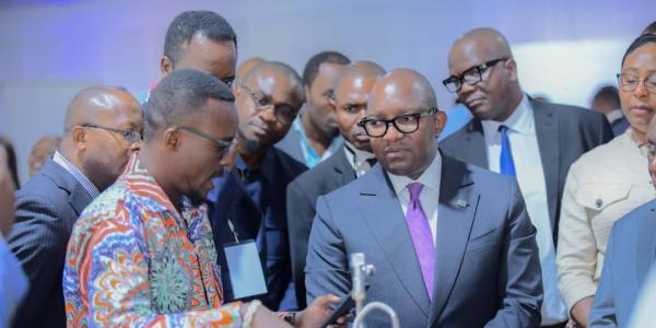 Sama Lukonde au chapiteau du palais du peuple