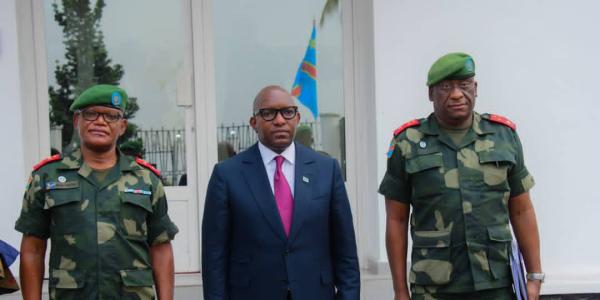 Le premier ministre et les gouverneurs militaires du Nord-Kivu et de l'Ituri 