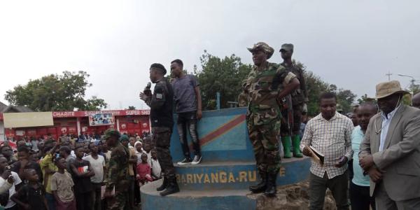 Les rebelles du M23 en meeting à Kiwanja 