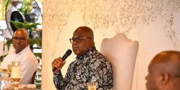 Le président Félix Tshisekedi autour d'un dîner