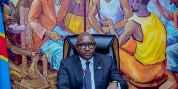 Sama Lukonde lors de la réunion avec les représentants de banque et les pétroliers