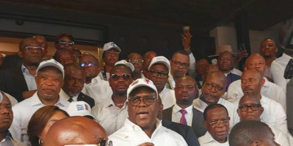 Félix Tshisekedi déposant sa candidature 