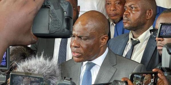 Martin Fayulu après le dépôt de sa candidature 