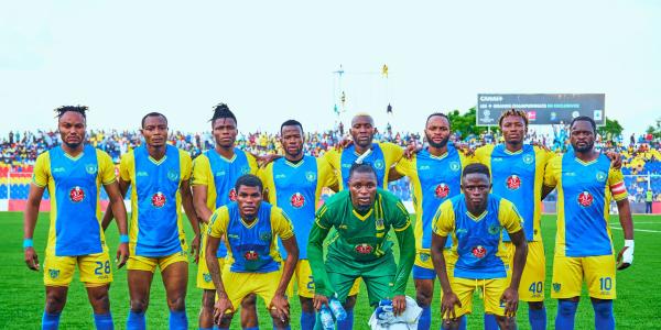 Les joueurs du FC Saint-Eloi Lupopo 