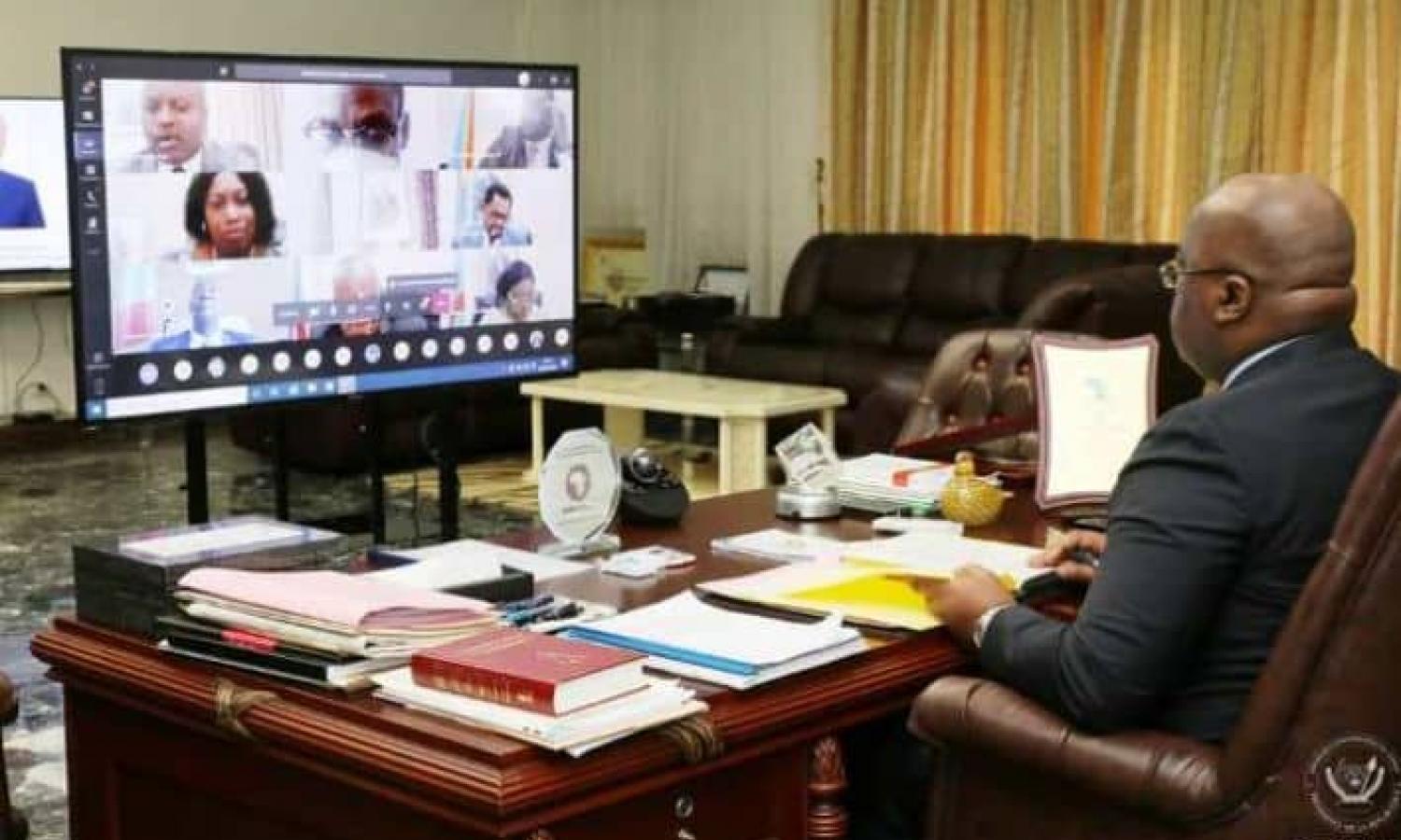 Félix Tshisekedi en pleine réunion du conseil des ministres 