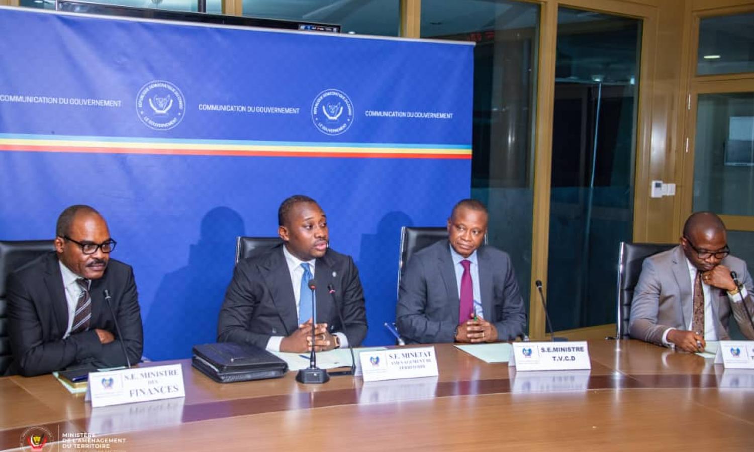 Réunion du gouvernement congolais pour l'exploitation des infrastructures aeroportuaires 