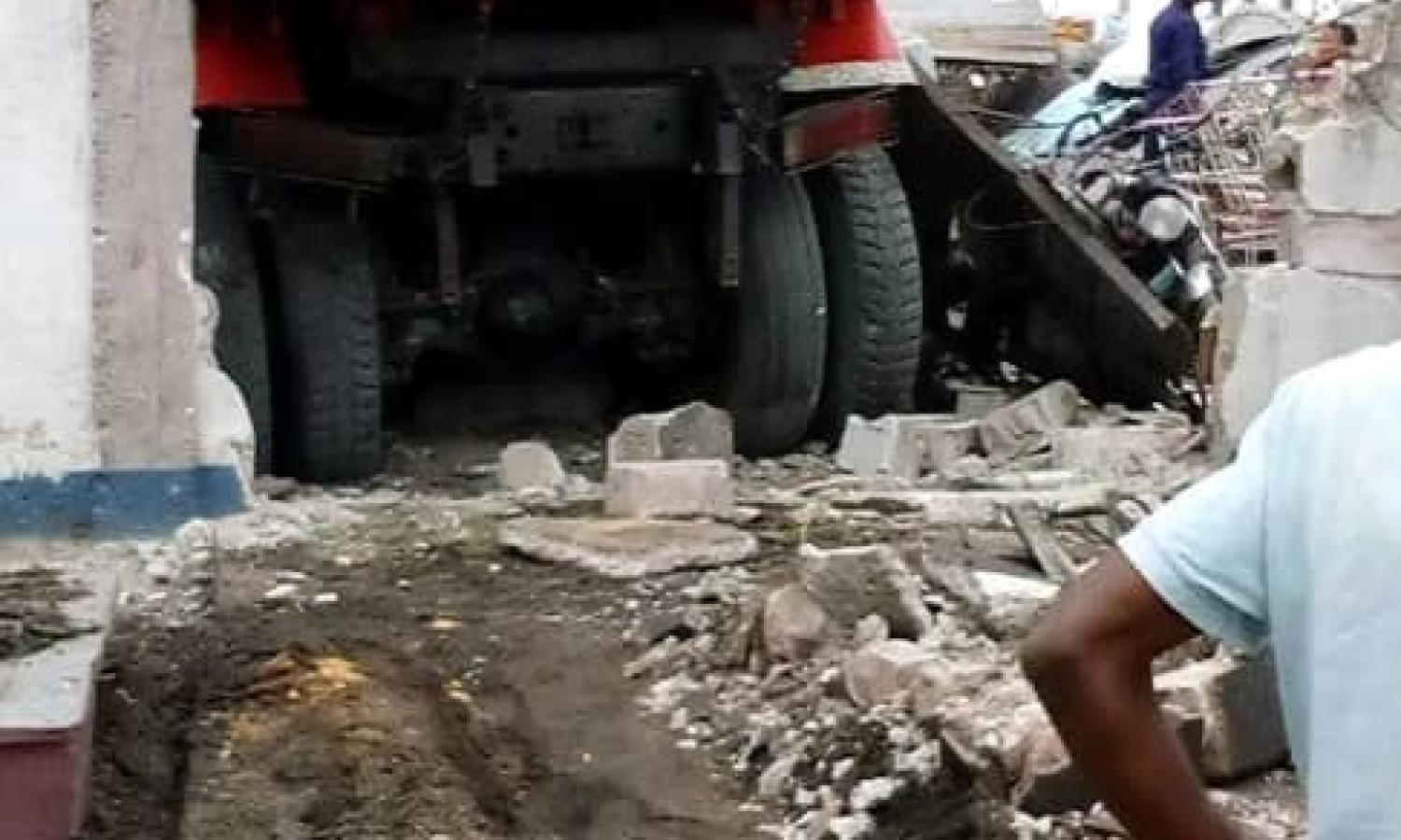 6 personnes sont mortes dans un accident de circulation sur la route Poids lourds