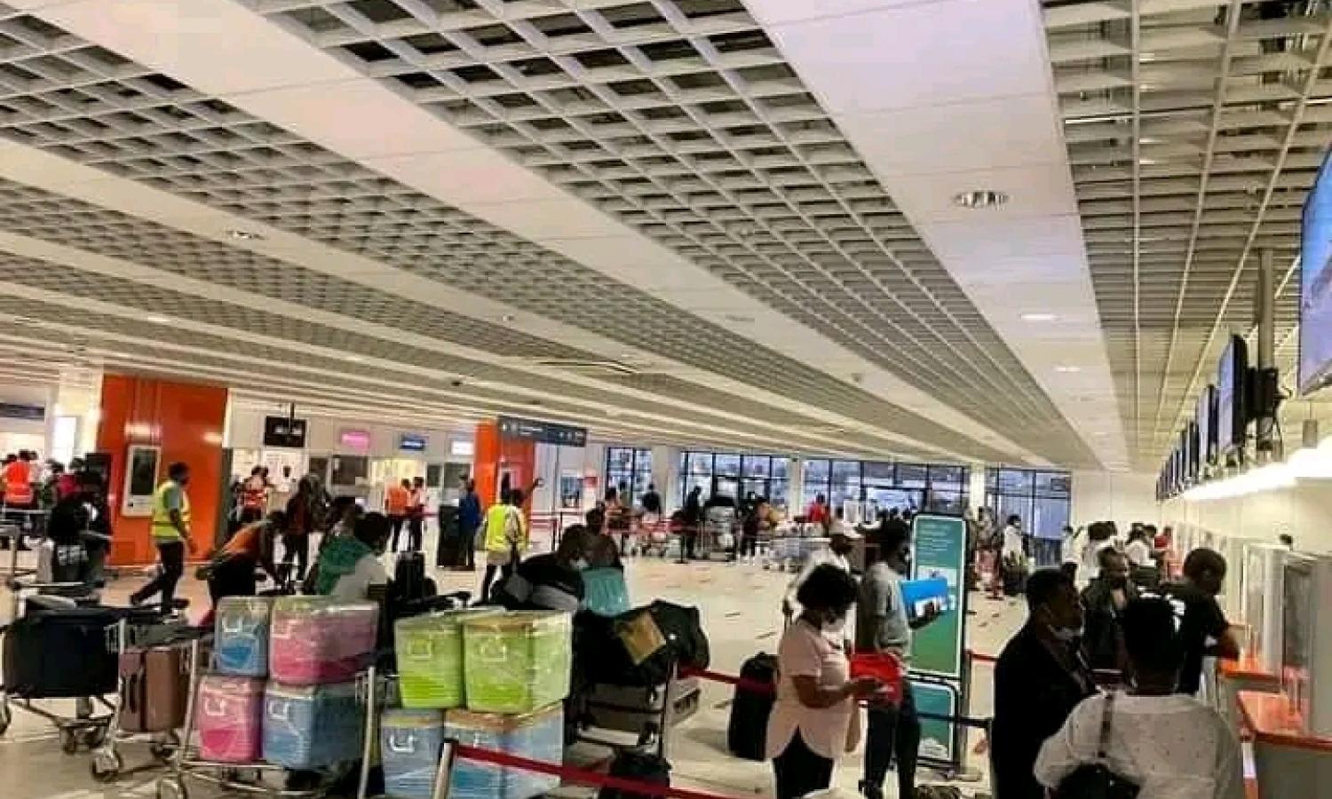 Salle d'attente aéroport de N'djili 