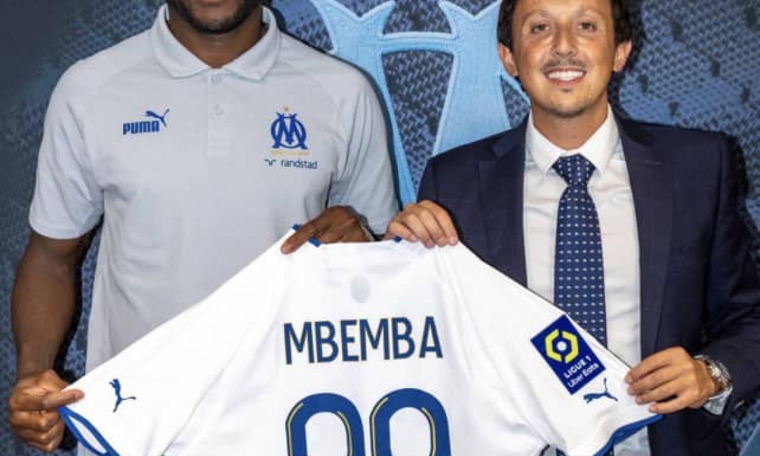 Chancel Mbemba lors de sa présentation à l'OM après la signature de son contrat 