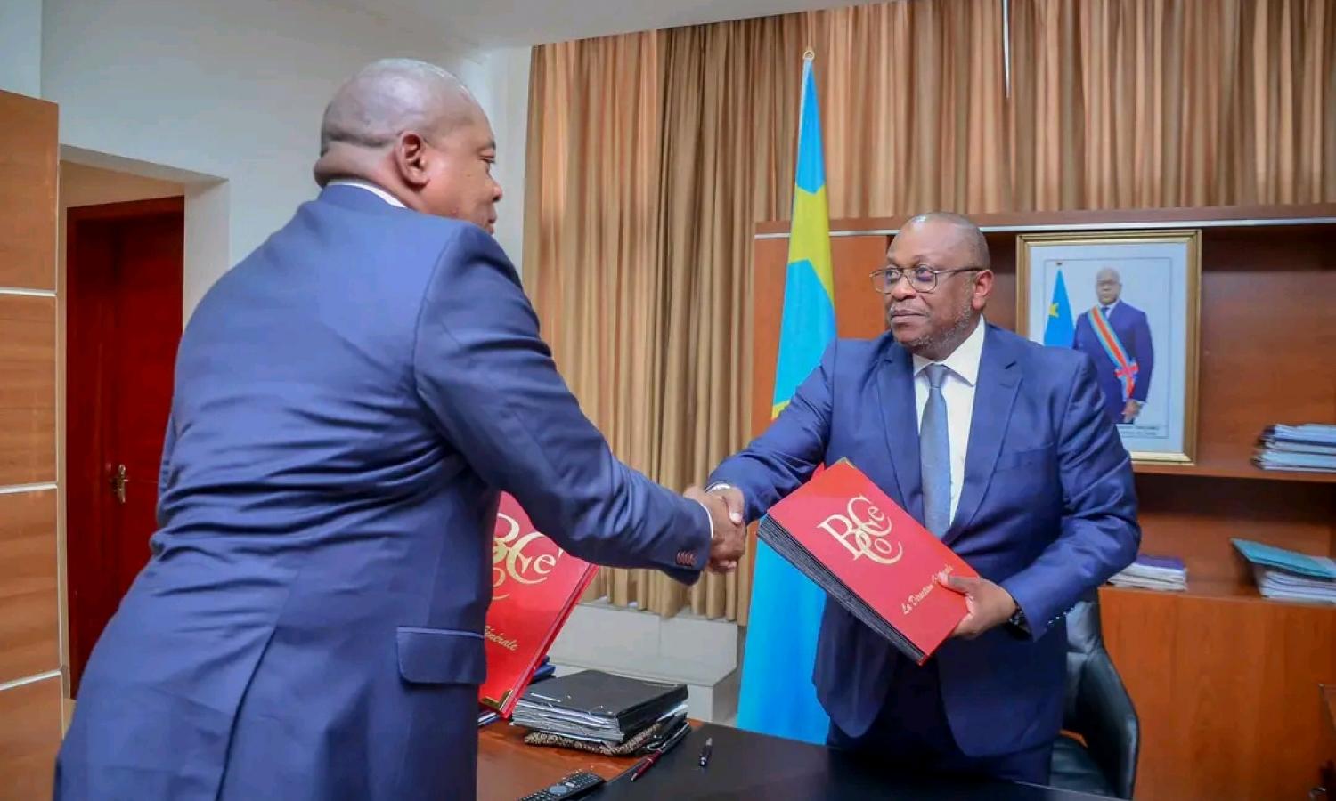 Le ministre de la Santé Publique, Hygiène et Prévention, le Dr Jean-Jacques Mbungani Mbanda, lors de la signature d'un protocole d'accord de collaboration avec le BCECO
