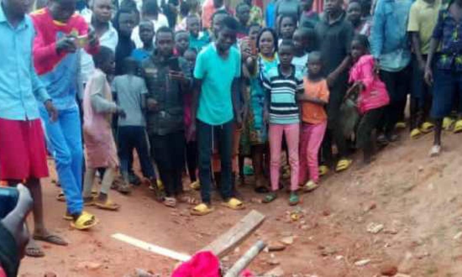 Un présumé ADF brûlé vif par la population à Mambassa