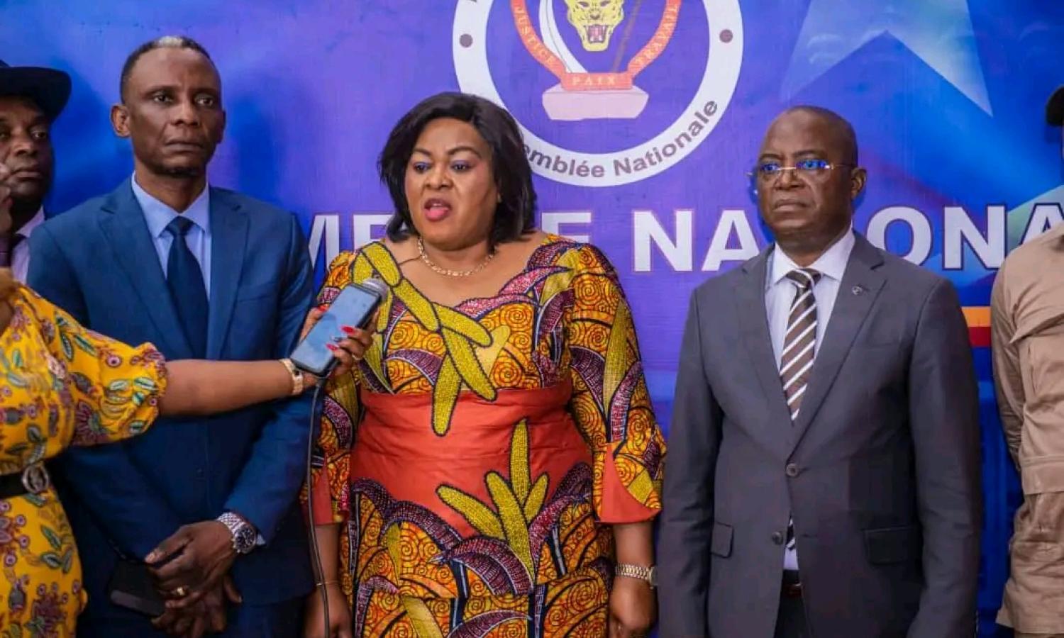 La ministre d'État, ministre de la Justice et Garde des Sceaux Rose Mutombo après son audience au parlement 