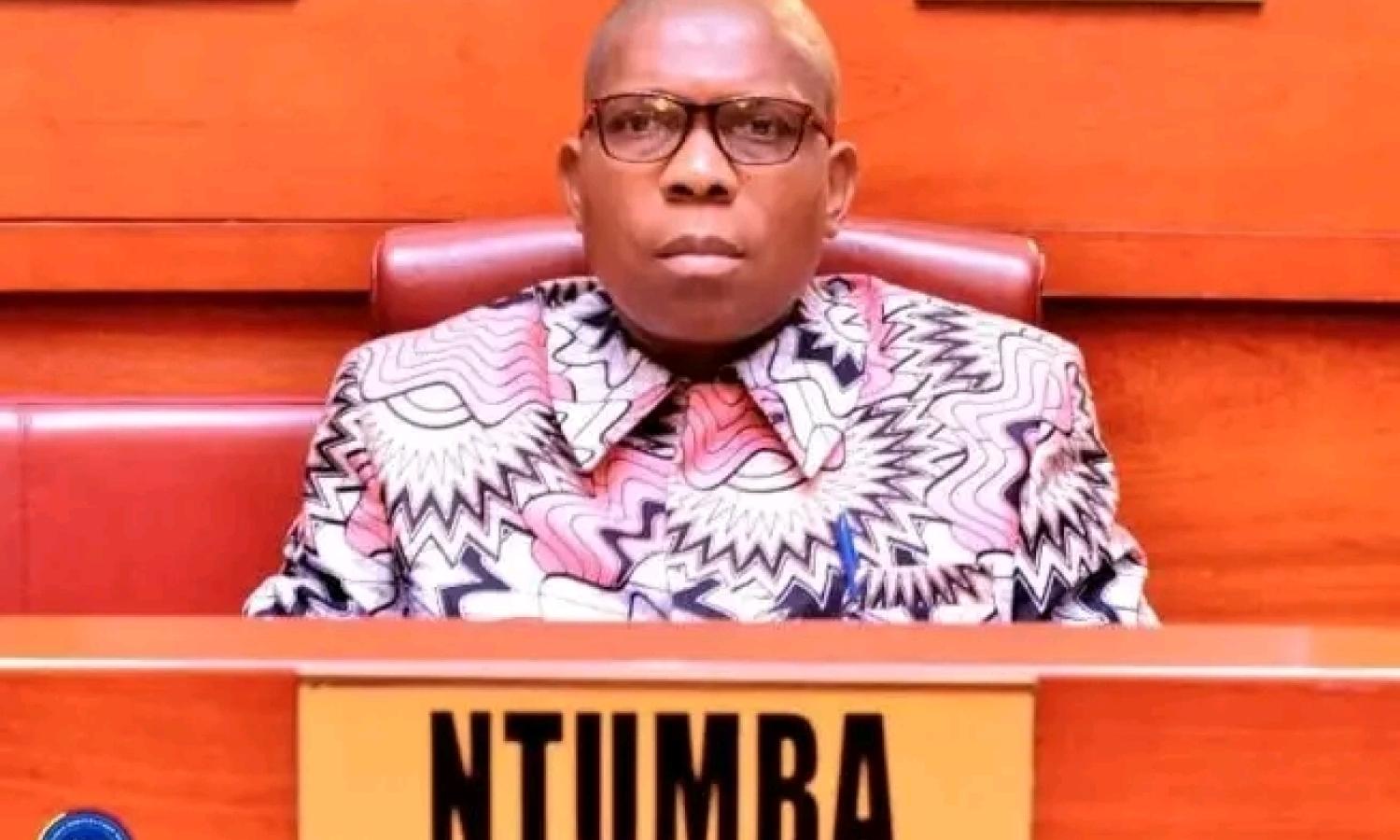 Le sénateur Flory Ntumba