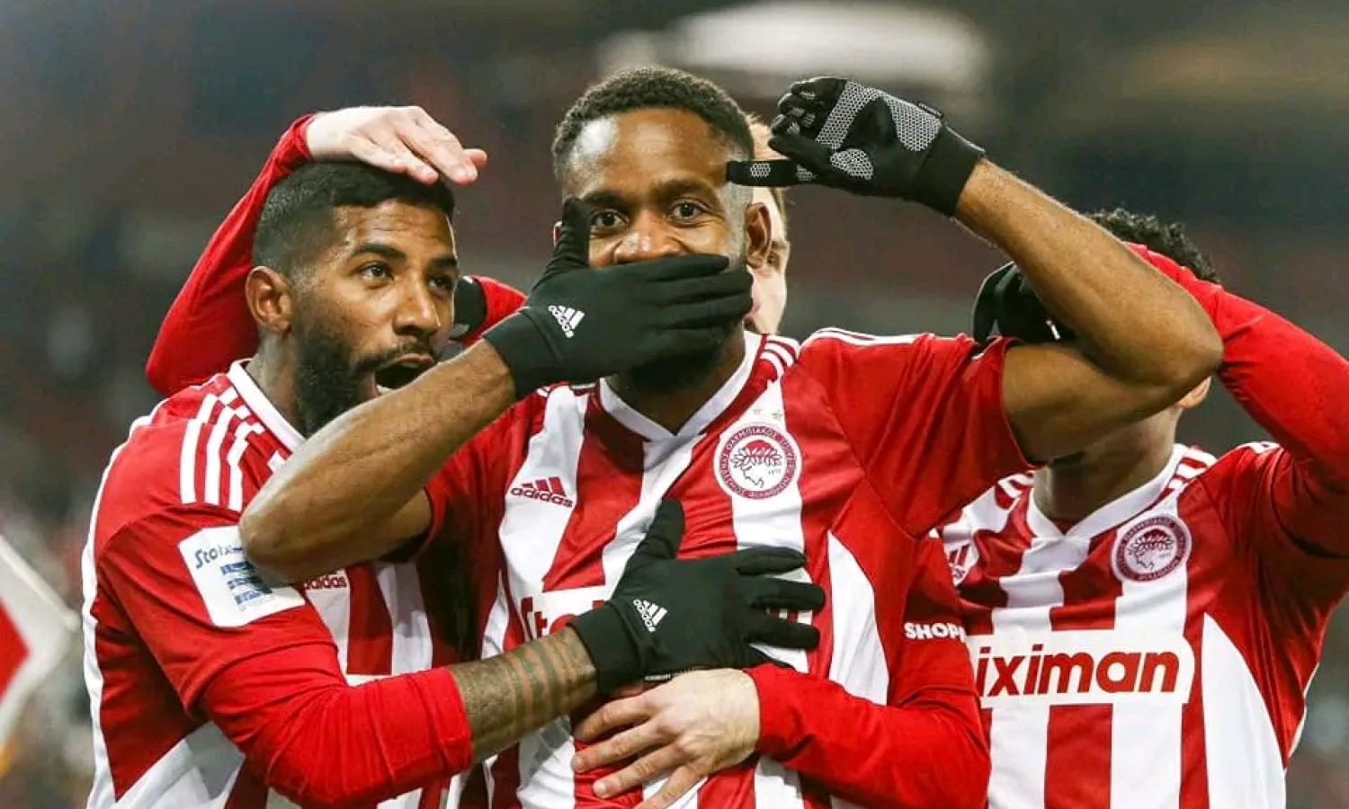 Cédric Bakambu, attaquant congolais de  l’Olympiakos