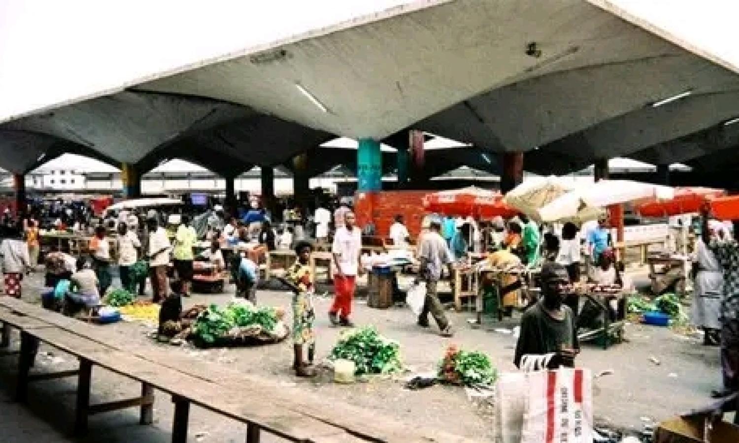 Grand marché Zando à Kinshasa 