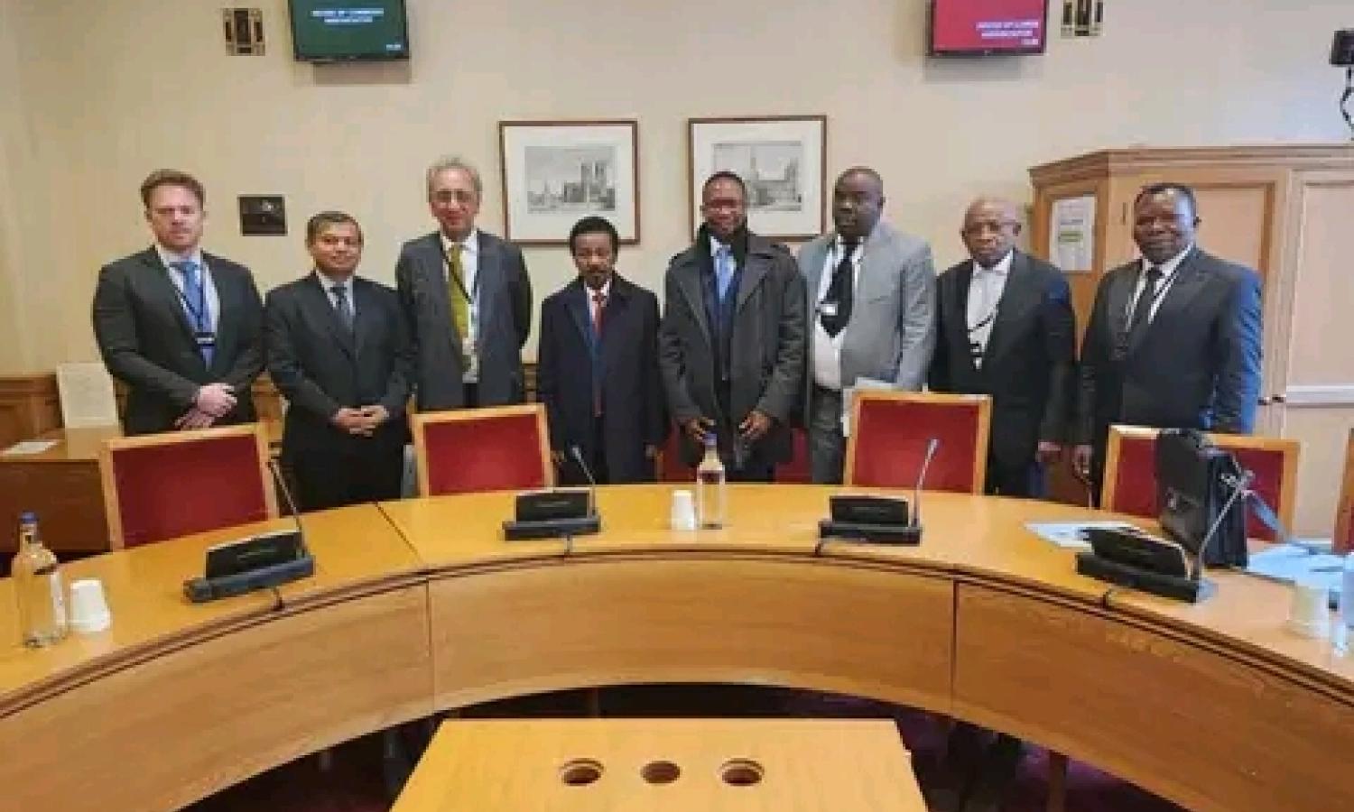 Christophe Mboso et les sénateurs anglais à Londres 