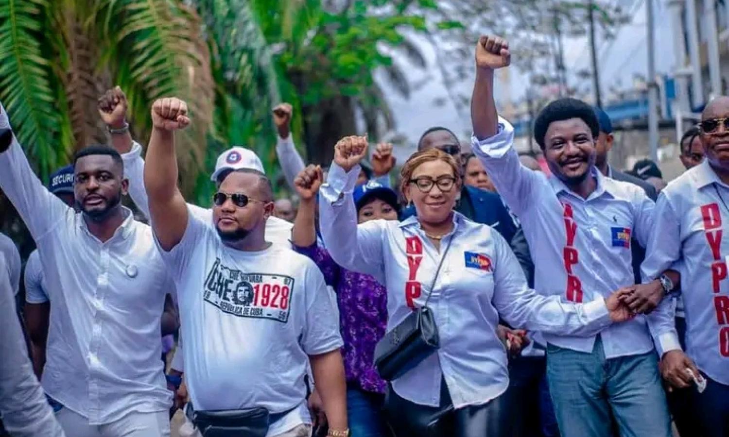 Les membres de DYPRO lors d'une marche à Kinshasa 