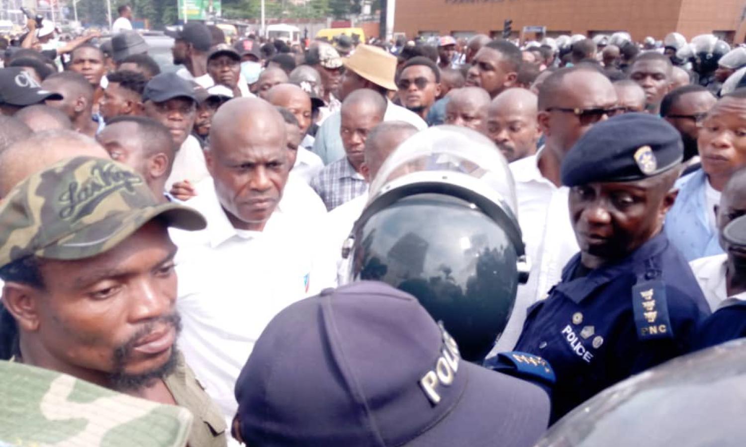 Martin Fayulu sur le boulevard du 30 juin lors du sit-in de l'opposition 