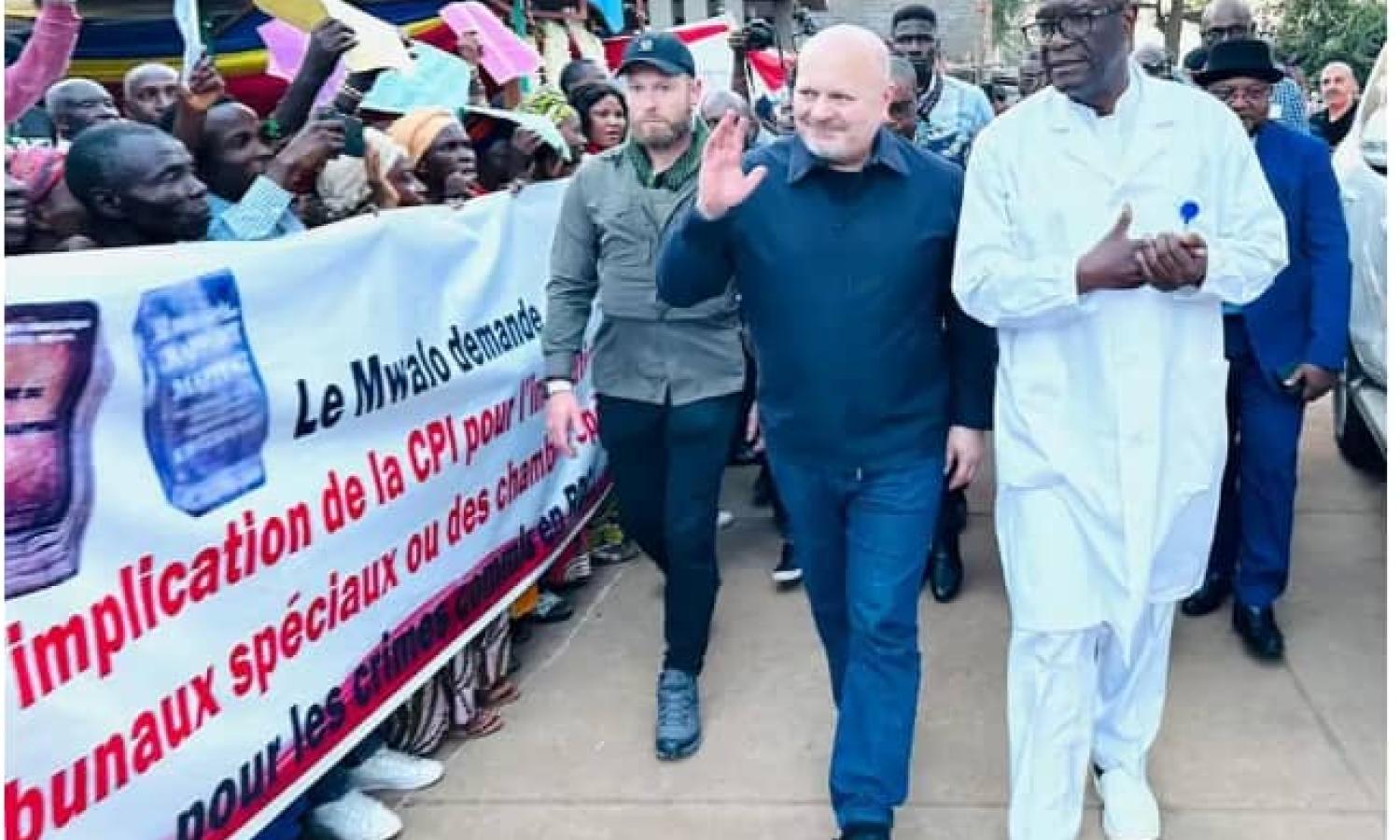 Karim Khan procureur de la CPI aux côtés du prix Nobel Denis Mukwege