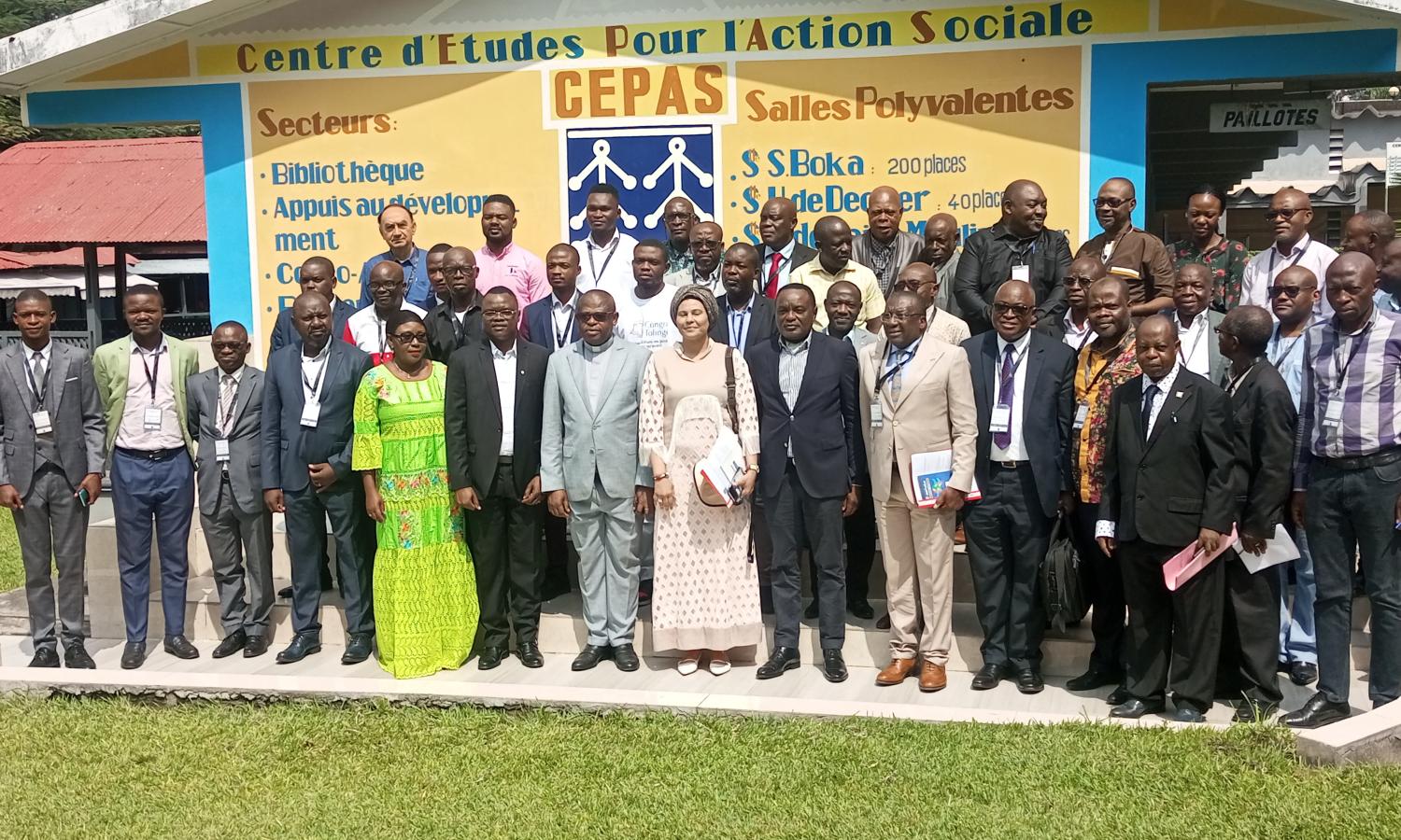 Les participants aux journées sociales du CEPAS.
