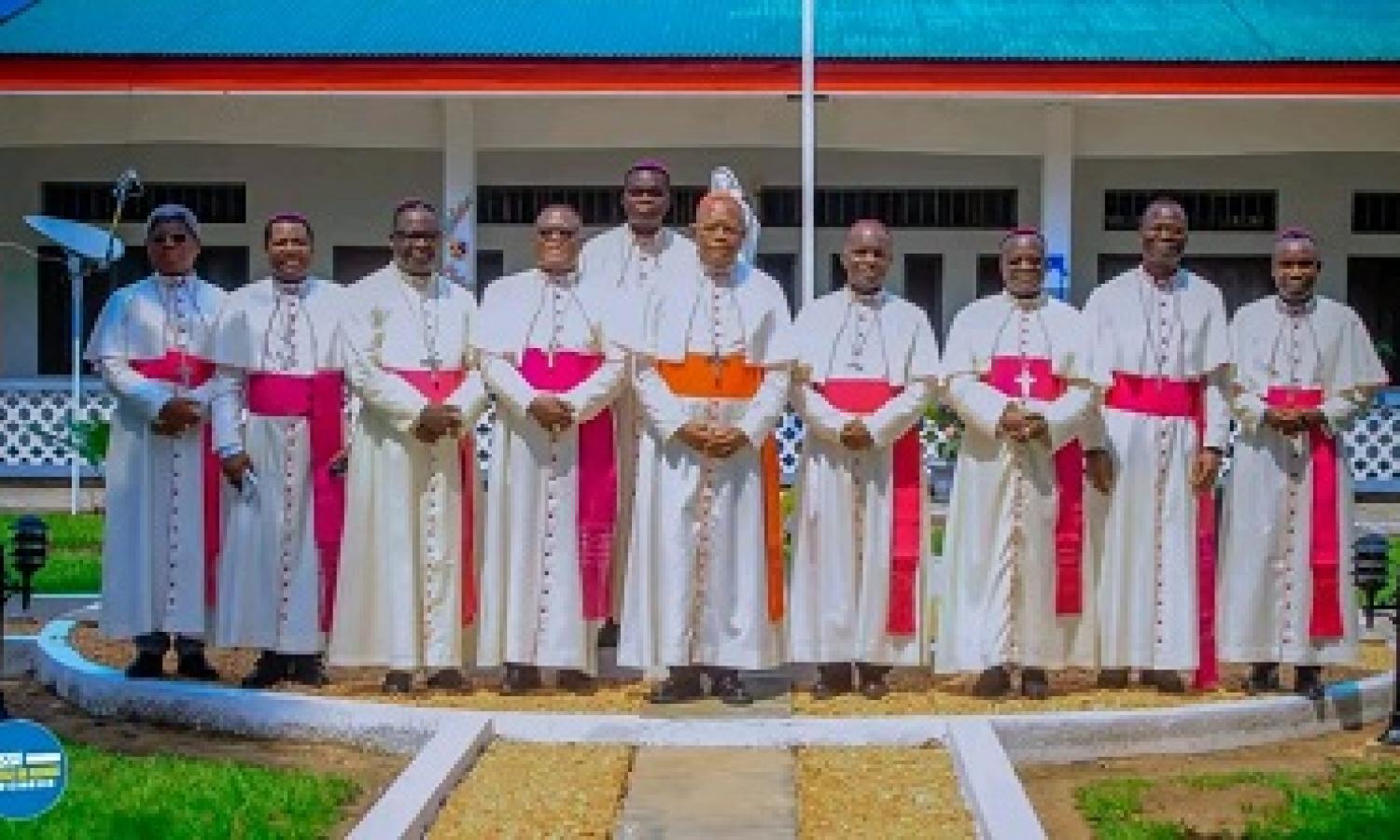 Les Évêques catholiques