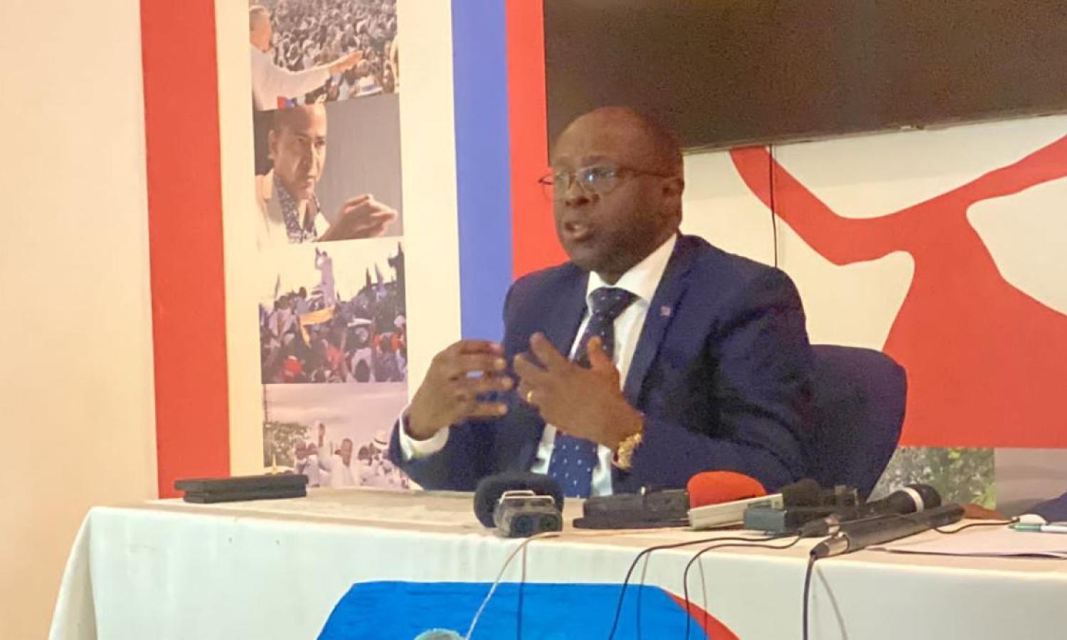 Christian Mwando, cadre d'Ensemble pour la République lors du point de presse de son parti à Lubumbashi.