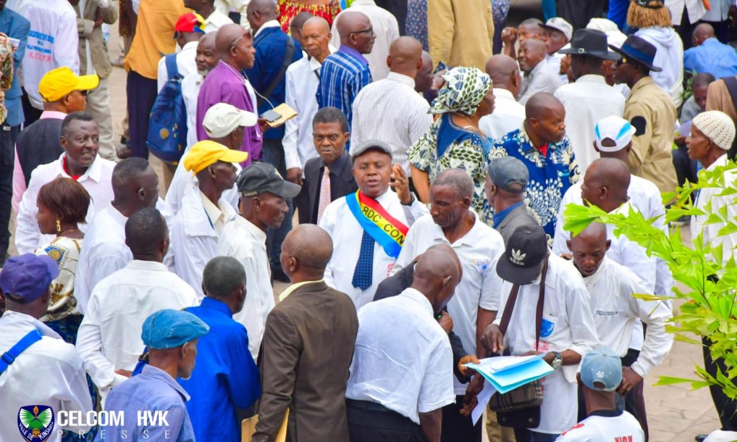 Les chefs des rues de Kinshasa à l'hôtel de ville.