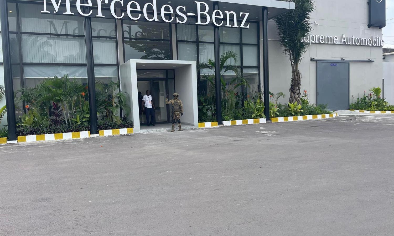 Mercedes-Benz 